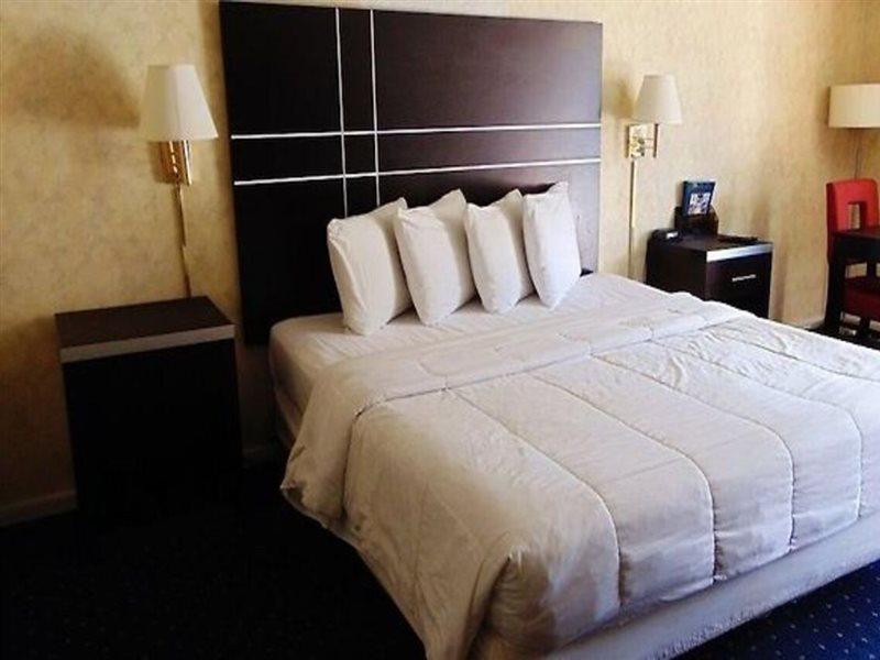 Oceanside Lodge Marmora Luaran gambar