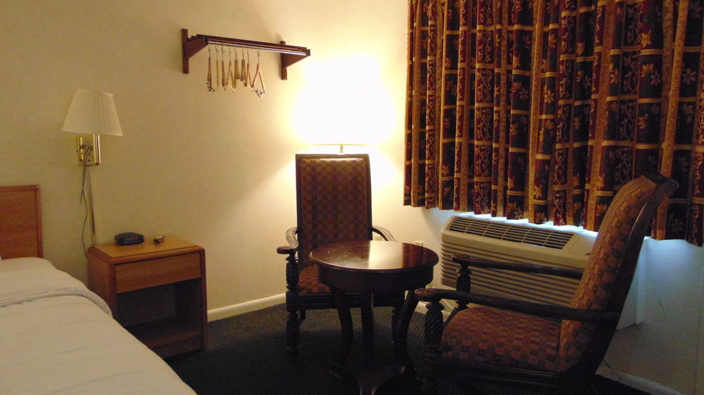 Oceanside Lodge Marmora Luaran gambar