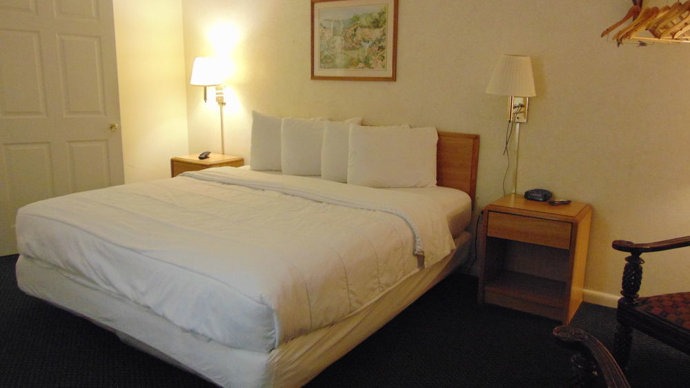 Oceanside Lodge Marmora Luaran gambar